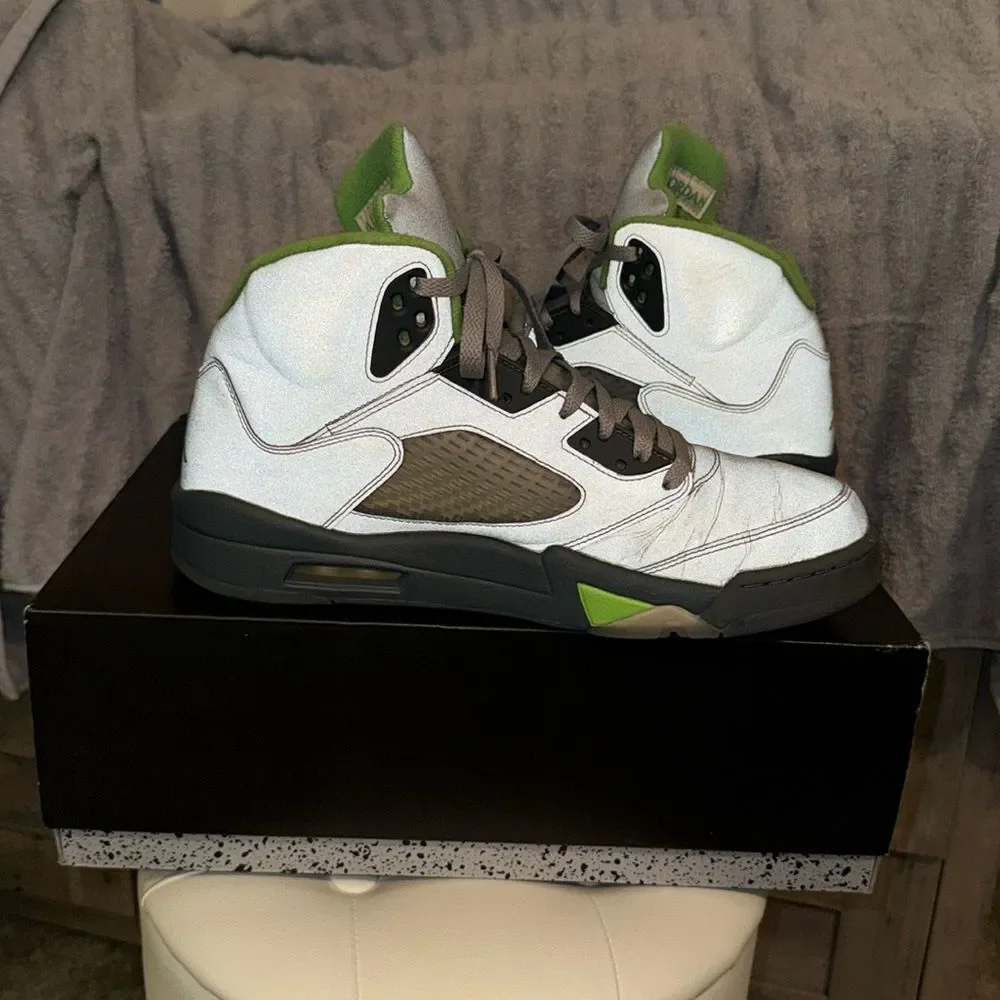 Air Jordan 5 Gray Green Sneakers
